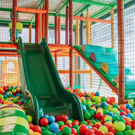 Marins - Adults Only 卡拉米洛